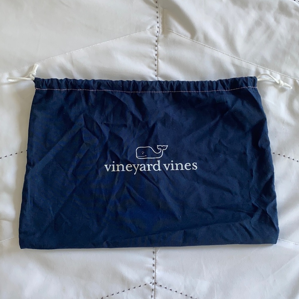 Vineyard vines dust bag